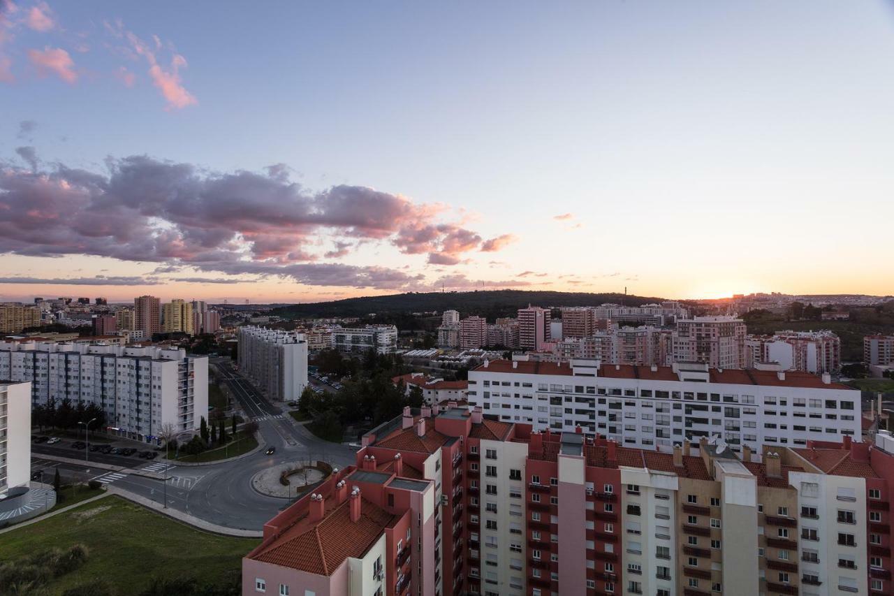 Skyscraper Riverview Lisbon With Indoor Pool エクステリア 写真
